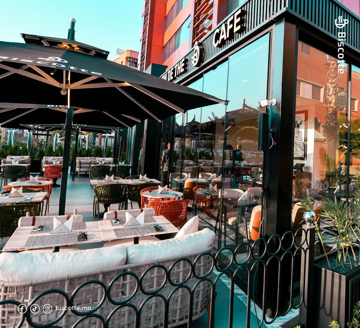 Biscotte Cafe & Restaurant